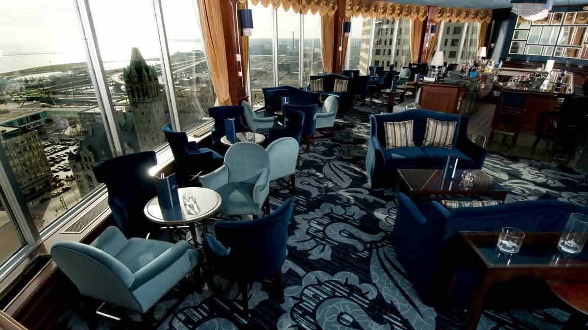 The Pfister Hotel: Downtown Milwaukee Hotels | Luxury Hotel