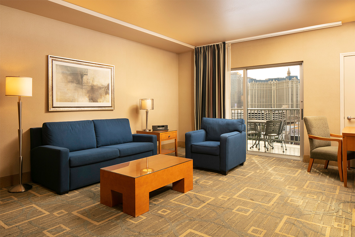 King guest suite at The Platinum Hotel with Las Vegas Strip view